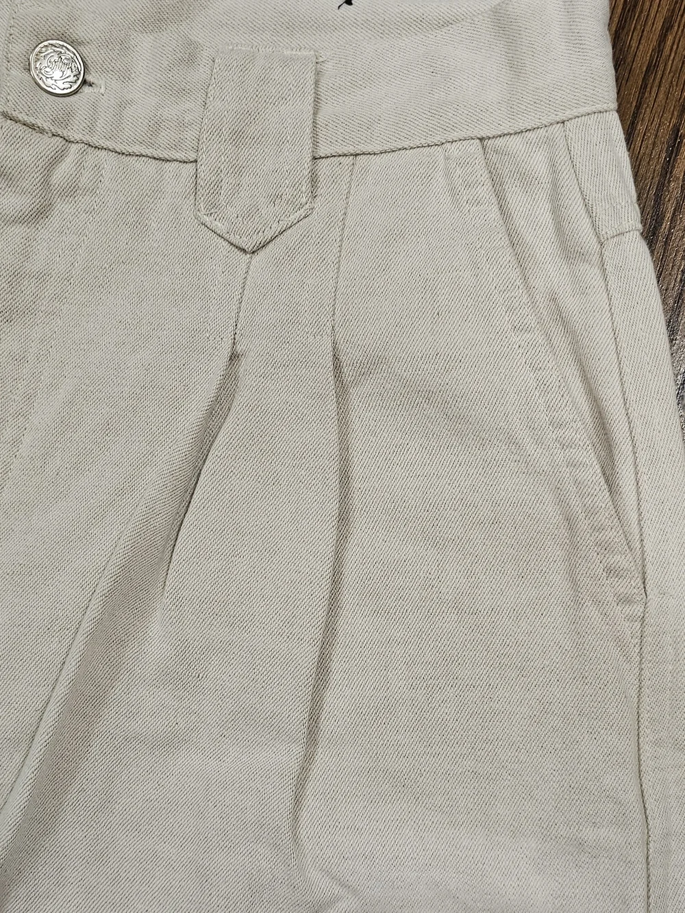 Studio West Light Beige High-Waist Pleated Bermuda Shorts